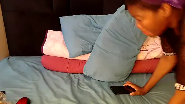 Busty-Londie online show from February 12, 5:57 am