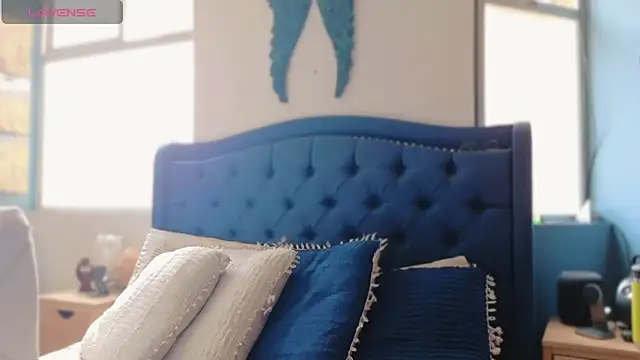 Snapshot of QueenYsuRey chatting on March 5, 1:28 pm QueenYsuRey online show from March 5, 1:28 pm