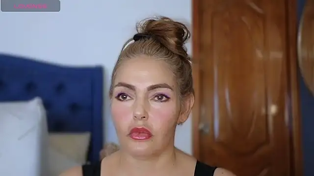 Snapshot of QueenYsuRey chatting on March 20, 3:25 pm QueenYsuRey online show from March 20, 3:25 pm