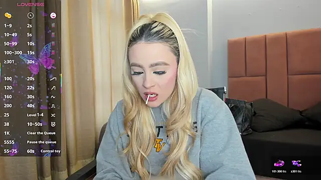 miacarperr1 online show from April 10, 9:08 pm