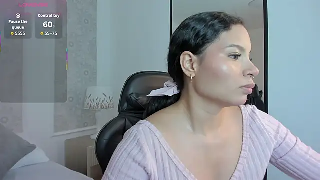 Snapshot of dulce_natyy chatting on December 3, 2:19 am dulce natyy online show from December 3, 2:19 am