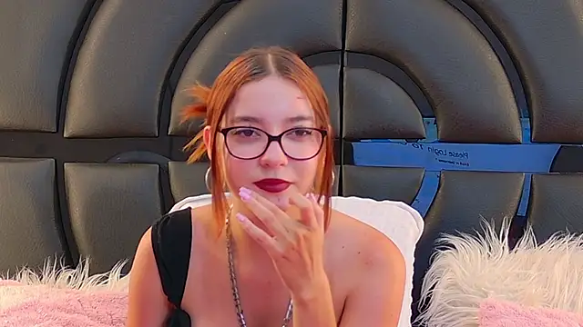 LiliFox18 online show from March 5, 10:21 pm