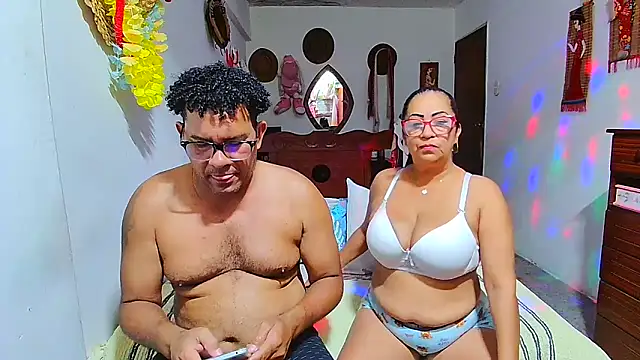 rosi pamela online show from April 18, 3:27 pm