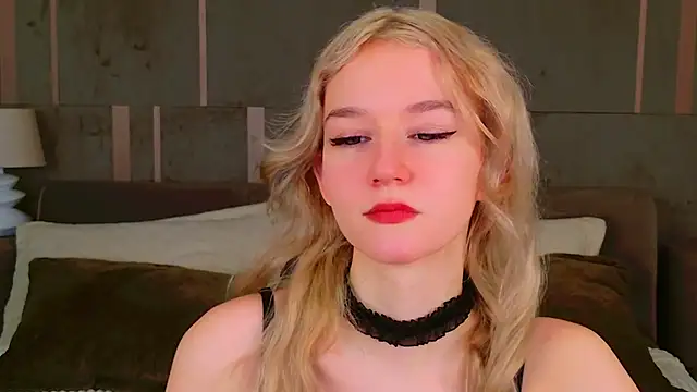 NaomiLoys online show from February 10, 8:53 pm