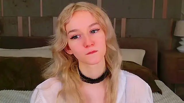 NaomiLoys online show from February 11, 3:18 am