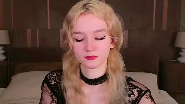 NaomiLoys online show from February 24, 4:58 pm