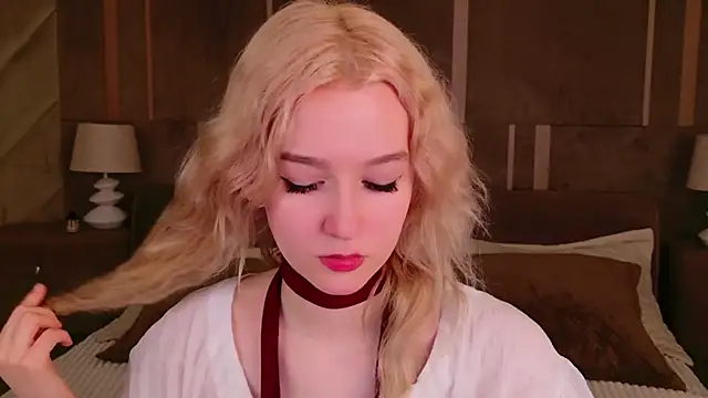 NaomiLoys online show from March 22, 7:09 pm