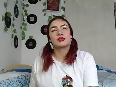 Snapshot of Hannafoster chatting on December 4, 7:12 pm Hannafoster online show from December 4, 7:12 pm