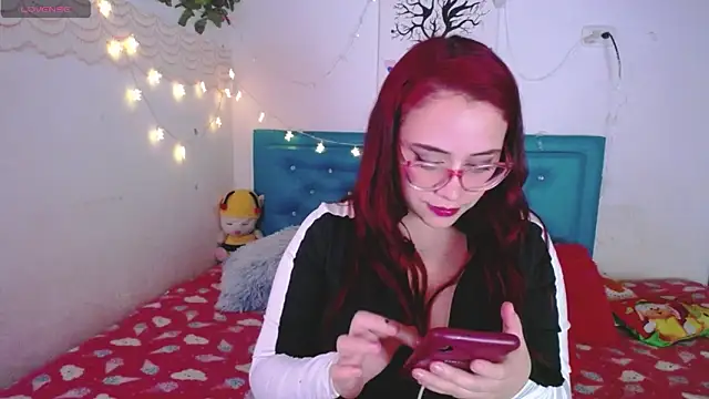 Snapshot of zarquita99 chatting on February 4, 4:37 am zarquita99 online show from February 4, 4:37 am