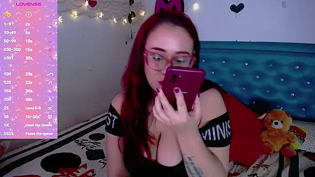 Snapshot of zarquita99 chatting on February 26, 9:32 am zarquita99 online show from February 26, 9:32 am