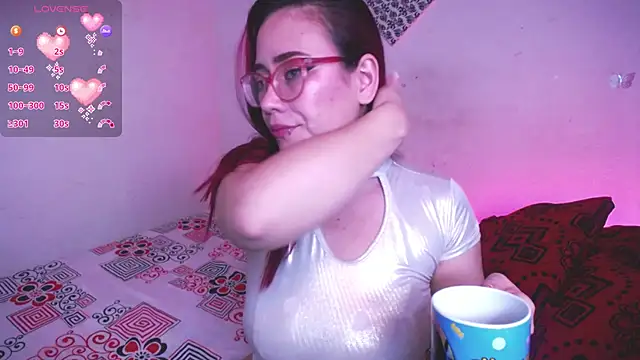 Snapshot of zarquita99 chatting on October 31, 9:32 am zarquita99 online show from October 31, 9:32 am