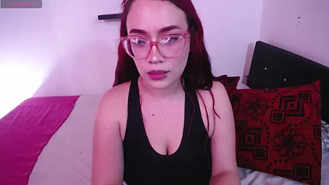 Snapshot of zarquita99 chatting on December 18, 12:49 am zarquita99 online show from December 18, 12:49 am