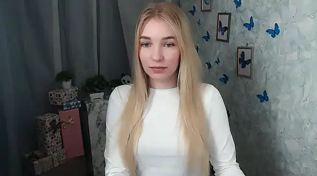 Snapshot of Queen_ofLove chatting on December 9, 11:26 am Queen ofLove online show from December 9, 11:26 am