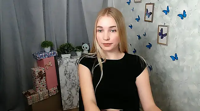 Snapshot of Queen_ofLove chatting on December 13, 6:16 pm Queen ofLove online show from December 13, 6:16 pm