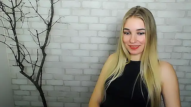 Snapshot of Queen_ofLove chatting on December 18, 8:14 pm Queen ofLove online show from December 18, 8:14 pm