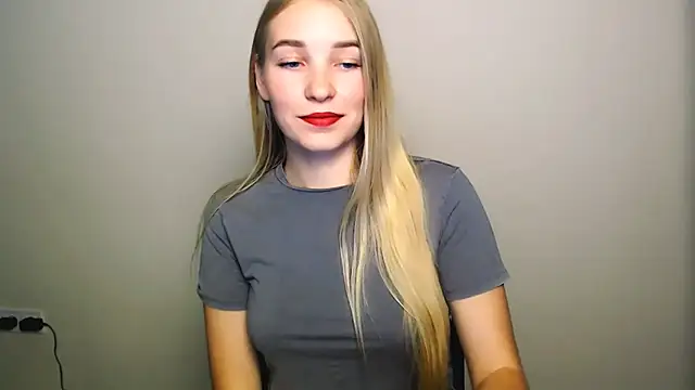 Snapshot of Queen_ofLove chatting on October 23, 9:46 pm Queen ofLove online show from October 23, 9:46 pm