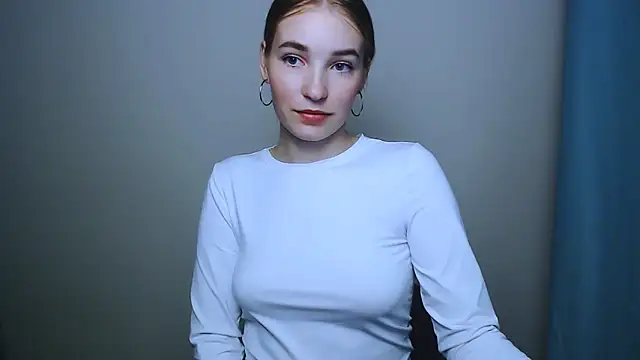 Snapshot of Queen_ofLove chatting on November 27, 8:00 pm Queen ofLove online show from November 27, 8:00 pm