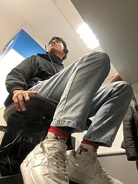 Ryan-hot online show from November 26, 4:08 pm