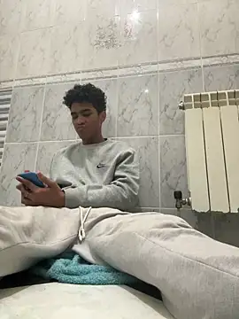 Ryan-hot online show from December 13, 10:15 pm