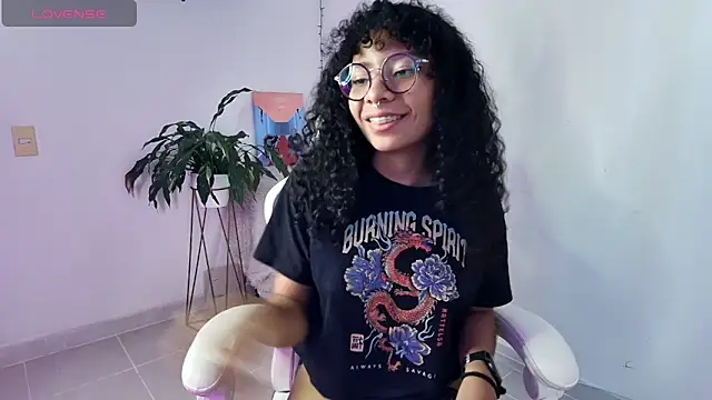 Snapshot of Elektra_williams chatting on February 18, 10:03 pm Elektra williams online show from February 18, 10:03 pm