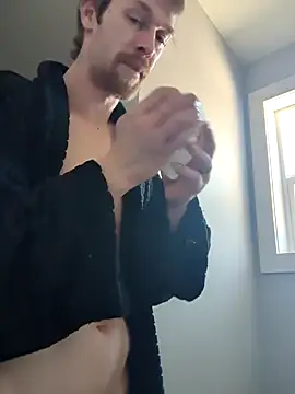 Snapshot of kinkyandmarried chatting on January 18, 5:37 pm kinkyandmarried online show from January 18, 5:37 pm