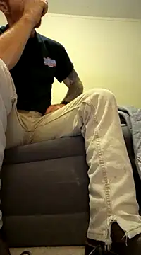 Snapshot of Jay81 chatting on December 5, 1:25 am Jay81 online show from December 5, 1:25 am