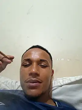 Snapshot of jhonataHenriqueSilva chatting on December 15, 3:33 am jhonataHenriqueSilva online show from December 15, 3:33 am