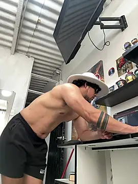 Snapshot of ikkipro chatting on February 22, 8:07 pm ikkipro online show from February 22, 8:07 pm