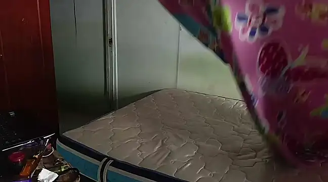 luxandracon23 online show from March 12, 8:41 pm