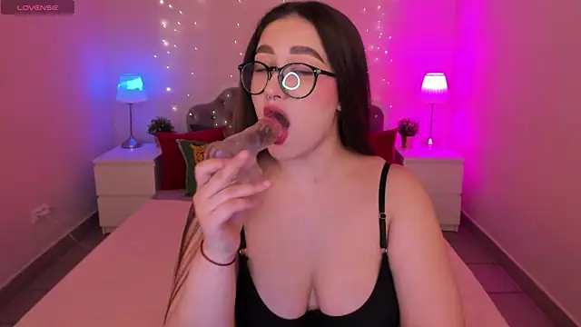 Snapshot of Aria_Blisss chatting on January 30, 2:06 am Aria Blisss online show from January 30, 2:06 am