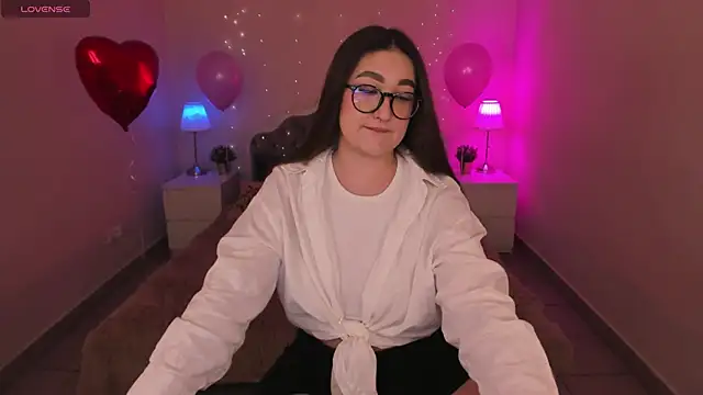 Snapshot of Aria_Blisss chatting on February 20, 10:48 pm Aria Blisss online show from February 20, 10:48 pm