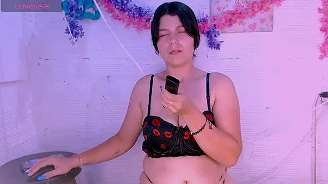 Snapshot of Im_Antonellasex chatting on October 2, 2:02 pm Im Antonellasex online show from October 2, 2:02 pm