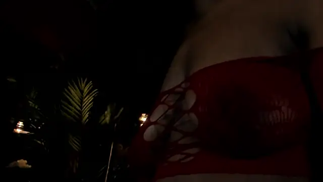 Snapshot of SophiaSmiiths_ chatting on February 28, 8:28 pm SophiaSmiiths online show from February 28, 8:28 pm