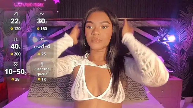 Snapshot of SophiaSmiiths_ chatting on March 2, 8:18 pm SophiaSmiiths online show from March 2, 8:18 pm