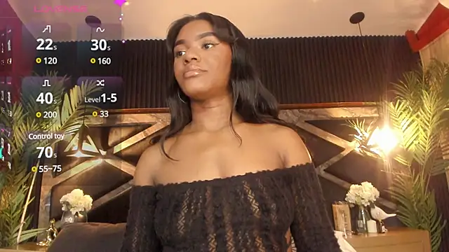 Snapshot of SophiaSmiiths_ chatting on March 9, 3:38 pm SophiaSmiiths online show from March 9, 3:38 pm