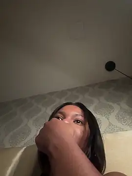 Snapshot of SophiaSmiiths_ chatting on March 22, 11:32 am SophiaSmiiths online show from March 22, 11:32 am