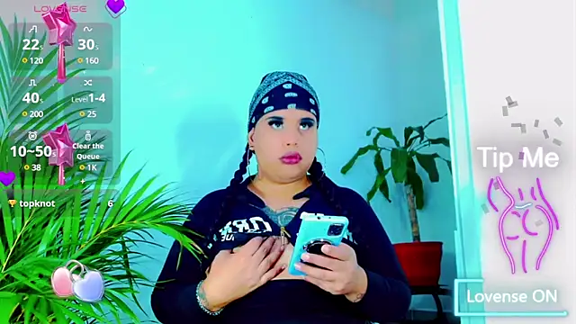 Snapshot of nauthyvalentina chatting on February 5, 6:37 pm nauthyvalentina online show from February 5, 6:37 pm