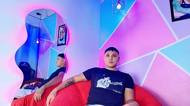 couple lovelyds online show from November 6, 8:54 pm