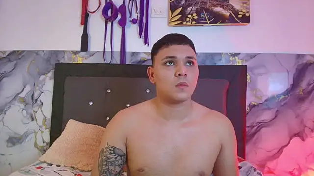 couple lovelyds online show from April 16, 9:26 pm