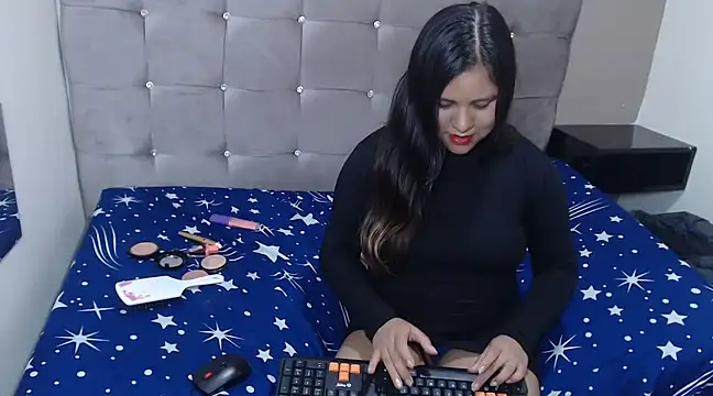 Snapshot of stephanieross202cl chatting on January 7, 9:18 am stephanieross202cl online show from January 7, 9:18 am