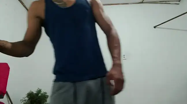 Snapshot of fernandez_latinblackk chatting on December 17, 10:11 pm fernandez latinblackk online show from December 17, 10:11 pm