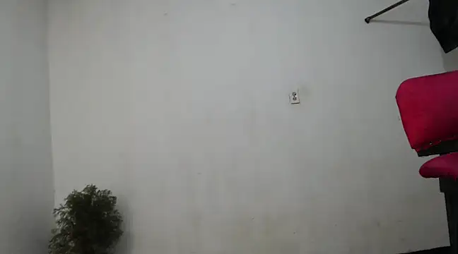 Snapshot of fernandez_latinblackk chatting on December 22, 6:06 am fernandez latinblackk online show from December 22, 6:06 am