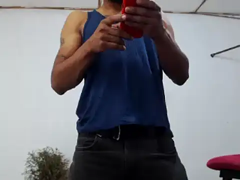 Snapshot of fernandez_latinblackk chatting on January 10, 12:04 pm fernandez latinblackk online show from January 10, 12:04 pm