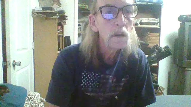friendlychat1 online show from October 9, 2:42 am