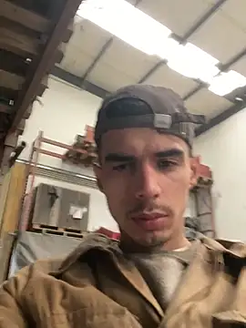 Snapshot of RicarBer chatting on February 9, 1:26 pm RicarBer online show from February 9, 1:26 pm