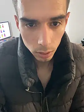 Snapshot of RicarBer chatting on February 18, 7:21 pm RicarBer online show from February 18, 7:21 pm