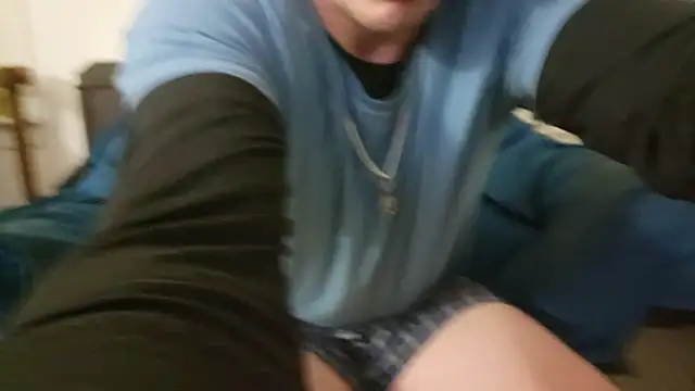 Snapshot of ScubaStevex chatting on December 22, 8:49 am ScubaStevex online show from December 22, 8:49 am