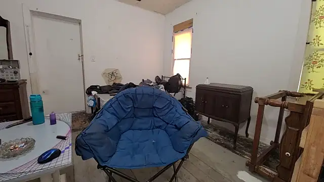 Snapshot of ScubaStevex chatting on December 22, 5:53 pm ScubaStevex online show from December 22, 5:53 pm