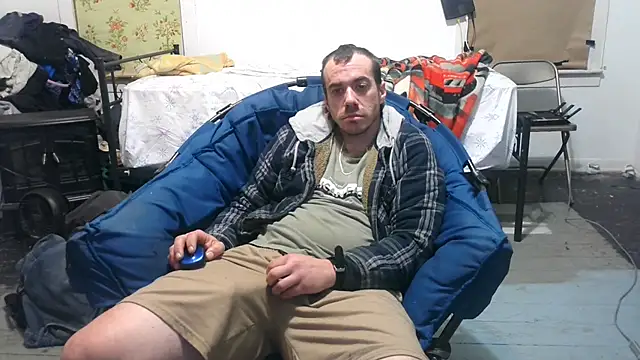 Snapshot of ScubaStevex chatting on February 19, 9:28 am ScubaStevex online show from February 19, 9:28 am