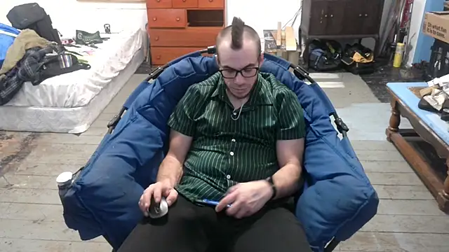 Snapshot of ScubaStevex chatting on March 12, 2:20 am ScubaStevex online show from March 12, 2:20 am